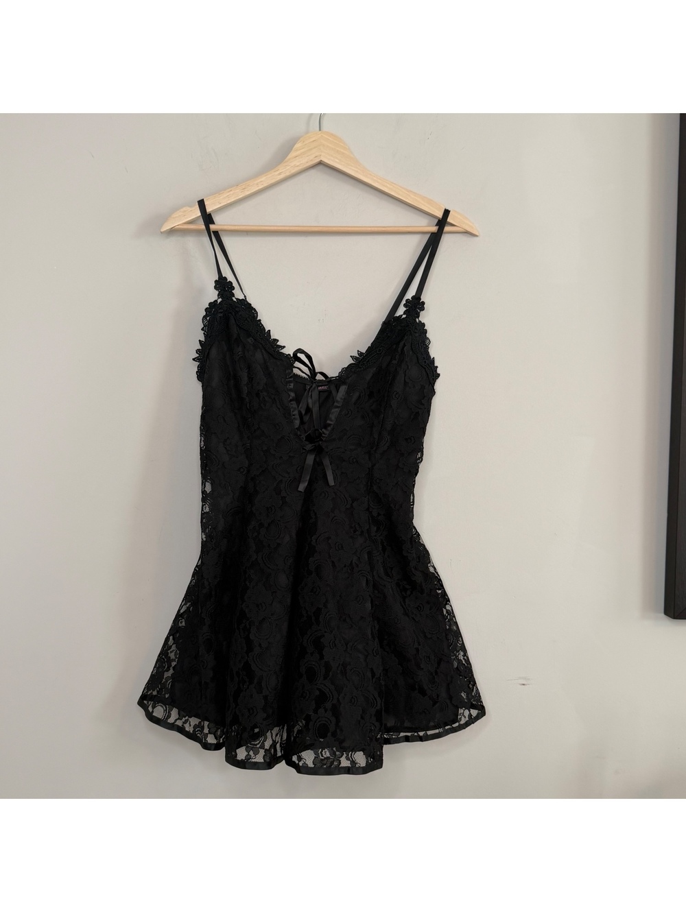 Frederick’s of Hollywood Black Lace Babydoll Chemise Slip Lingerie
